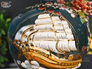 Bình hút tài lộc men màu xanh lục đắp nổi Thuận Buồm Xuôi Gió kênh vẽ vàng 24k, cao 30cm