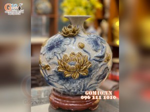 Bình hút tài lộc men rạn đắp nổi hoa Sen, cao 35cm
