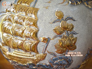 Bình hút tài lộc men rạn, đắp nổi Thuận buồm xuôi gió vẽ vàng 24k, cao 35cm