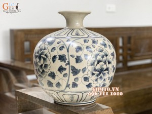 Bình hút tài lộc men rạn họa tiết hoa dây, cao 26cm