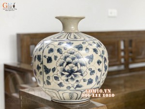 Bình hút tài lộc men rạn họa tiết hoa dây, cao 26cm