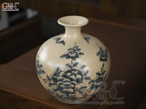 Bình hút tài lộc men rạn vẽ hoa mẫu đơn, cao 30cm