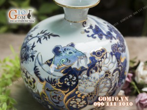 Bình hút tài lộc men lam cổ cảnh Canh Tý vẽ vàng 24k, cao 22cm