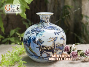 Bình hút tài lộc men lam cổ cảnh Hươu Đào vẽ vàng 24k, cao 30cm