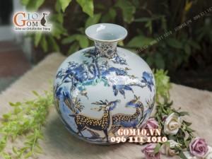 Bình hút tài lộc men lam cổ cảnh Hươu Đào vẽ vàng 24k, cao 30cm