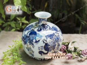 Bình hút tài lộc men lam cổ cảnh Sóc Nho vẽ Vàng 24k, cao 25cm