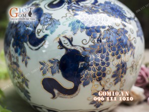 Bình hút tài lộc men lam cổ cảnh Sóc Nho vẽ Vàng 24k, cao 25cm