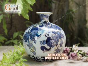 Bình hút tài lộc men lam cổ cảnh Sóc Nho vẽ Vàng 24k, cao 30cm