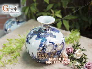 Bình hút tài lộc men lam cổ cảnh Tùng Hạc vẽ vàng 24k, cao 21cm