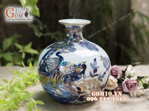 Bình hút tài lộc men lam cổ cảnh Tùng Hạc vẽ vàng 24k, cao 21cm