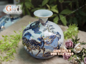 Bình hút tài lộc men lam cổ vẽ Tùng Hươu vẽ vàng 24k, cao 22cm