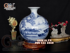 Bình hút tài lộc men chàm vẽ cảnh Sơn Thủy, cao 35cm