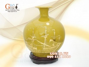 Bình hút tài lộc men vàng họa tiết thuận buồm xuôi gió cao 22cm