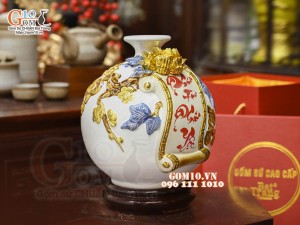 Bình hút tài lộc Phát Tài Phát Lộc đắp nổi dát vàng, nền trắng, cao 22cm