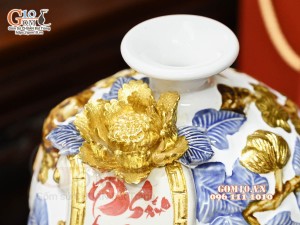 Bình hút tài lộc Phát Tài Phát Lộc đắp nổi dát vàng, nền trắng, cao 22cm