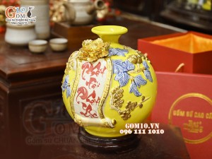 Bình hút tài lộc Phát Tài Phát Lộc đắp nổi dát vàng, nền vàng, cao 22cm