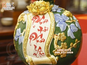 Bình hút tài lộc Phát Tài Phát Lộc đắp nổi dát vàng, nền xanh lục bảo, cao 28cm