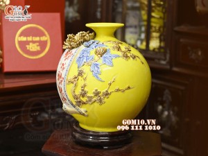 Bình hút tài lộc Phát Tài Phát Lộc đắp nổi, nền vàng, cao 22cm