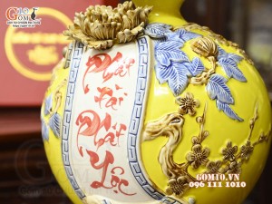 Bình hút tài lộc Phát Tài Phát Lộc đắp nổi, nền vàng, cao 22cm