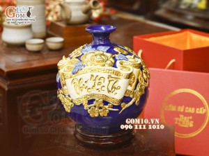Bình hút tài lộc Phúc Lộc Thọ đắp nổi dát vàng, nền xanh coban, cao 22cm