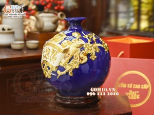 Bình hút tài lộc Phúc Lộc Thọ đắp nổi dát vàng, nền xanh coban, cao 22cm