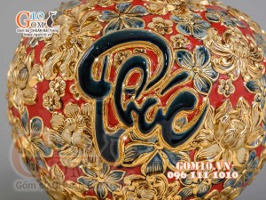Bình hút tài lộc Phúc Lộc Thọ ngàn hoa đắp nổi vẽ vàng 24k, nền đỏ - cao 35cm