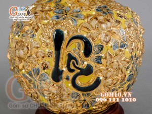 Bình hút tài lộc Phúc Lộc Thọ ngàn hoa đắp nổi vẽ vàng 24k, nền vàng - cao 35cm