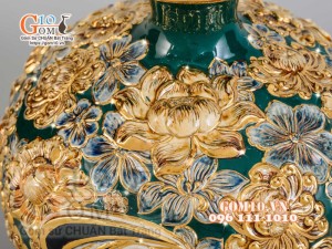Bình hút tài lộc Phúc Lộc Thọ ngàn hoa đắp nổi vẽ vàng 24k, nền xanh - cao 35cm