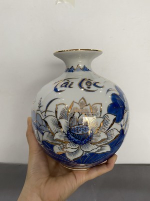 Bình hút tài lộc sen phú quý men lam vẽ vàng 24k, cao 16cm