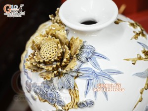 Bình hút tài lộc Thuận Buồm Xuôi Gió đắp nổi, nền trắng, cao 23cm