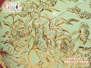 Bình hút tài lộc men màu xanh coban đắp nổi vẽ vàng 24k, cảnh Thuận Buồm Xuôi Gió, cao 35cm