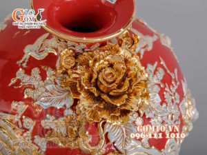 Bình hút tài lộc Thuận Buồm Xuôi Gió Trắng đắp nổi vẽ vàng 24k, nền đỏ - cao 35cm