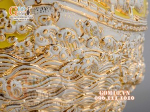 Bình hút tài lộc Thuận Buồm Xuôi Gió Trắng đắp nổi vẽ vàng 24k, nền vàng - cao 40cm