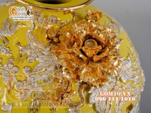 Bình hút tài lộc Thuận Buồm Xuôi Gió Trắng đắp nổi vẽ vàng 24k, nền vàng - cao 40cm