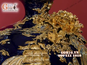 Bình hút tài lộc men màu xanh coban đắp nổi vẽ vàng 24k, cảnh Thuận Buồm Xuôi Gió, cao 40cm