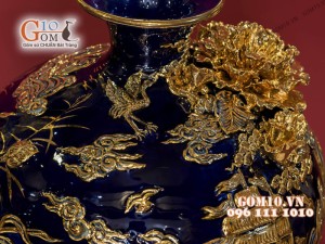 Bình hút tài lộc men màu xanh coban đắp nổi vẽ vàng 24k, cảnh Thuận Buồm Xuôi Gió, cao 40cm