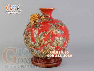 Bình hút tài lộc Tùng Hạc Diên Niên đắp nổi vẽ vàng 24k, nền đỏ - cao 40cm