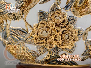 Bình hút tài lộc Tùng Hạc Diên Niên đắp nổi vẽ vàng 24k, nền trắng - cao 40cm