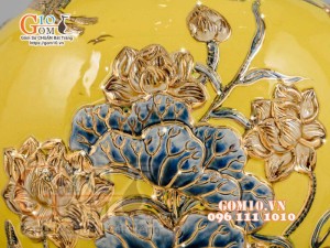 Bình hút tài lộc Tùng Hạc Diên Niên đắp nổi vẽ vàng 24k, nền vàng - cao 40cm