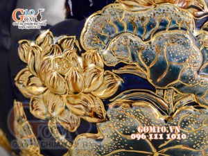 Bình hút tài lộc Tùng Hạc Diên Niên đắp nổi vẽ vàng 24k, nền xanh coban - cao 30cm