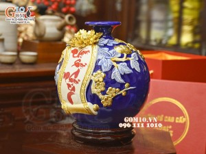 Bình hút tài lộc Vạn Sự Như Ý đắp nổi dát vàng, nền xanh coban, cao 22cm