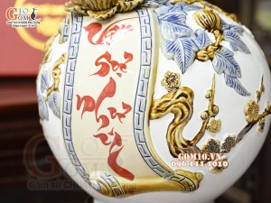 Bình hút tài lộc Vạn Sự Như Ý đắp nổi, nền trắng, cao 28cm