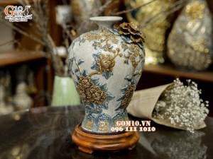 Mai bình men rạn đắp nổi Công Đào Phú Quý, cao 33cm
