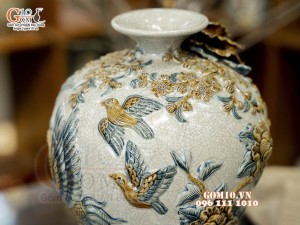 Mai bình men rạn đắp nổi Công Đào Phú Quý, cao 33cm