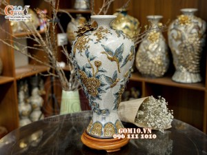 Mai bình men rạn đắp nổi Công Đào Phú Quý kênh, cao 50cm