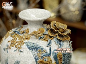 Mai bình men rạn đắp nổi Công Đào Phú Quý kênh, cao 50cm