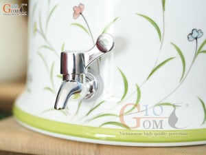 Bình nước vòi nhựa men trắng vẽ hoa, dung tích 10l
