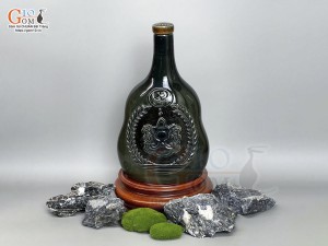 Bình rượu gốm men màu xanh đá khắc nổi Kỳ Lân Tài Lộc, 750ml