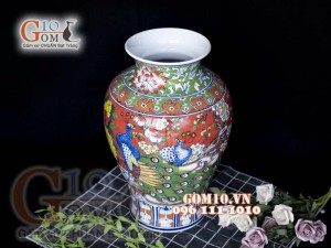 Bình thạp cổ nền đỏ vẽ Tứ Quý Khổng Tước, cao 42cm