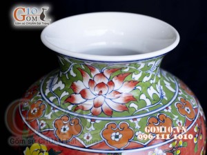 Bình thạp cổ nền đỏ vẽ Tứ Quý Khổng Tước, cao 42cm